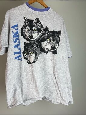 Alaska Wolf Graphic Short Sleeve Tee - Light Heather Gray